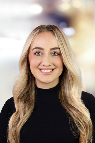 Portrait of Liz Grace, REALTOR®.